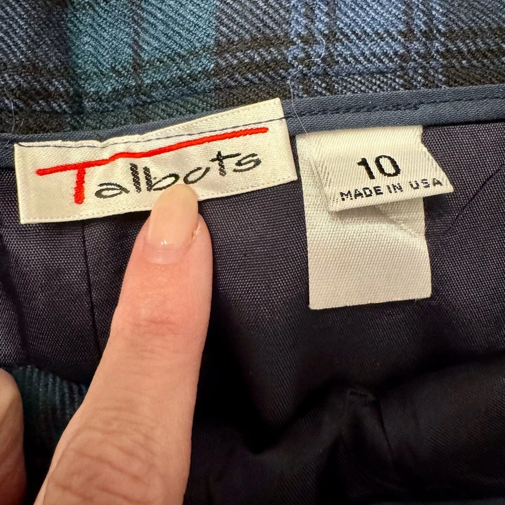 Vintage Talbots High Waisted Blue & Green Plaid Wool Walking Shorts‎